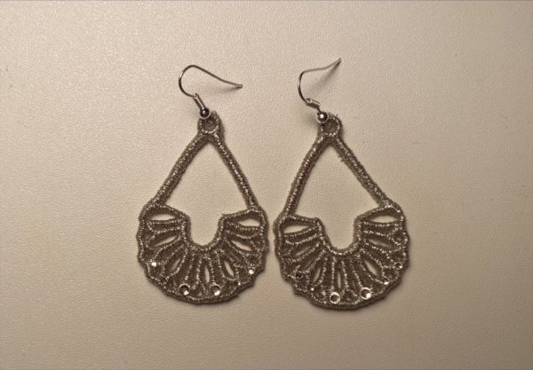 freestanding earrings